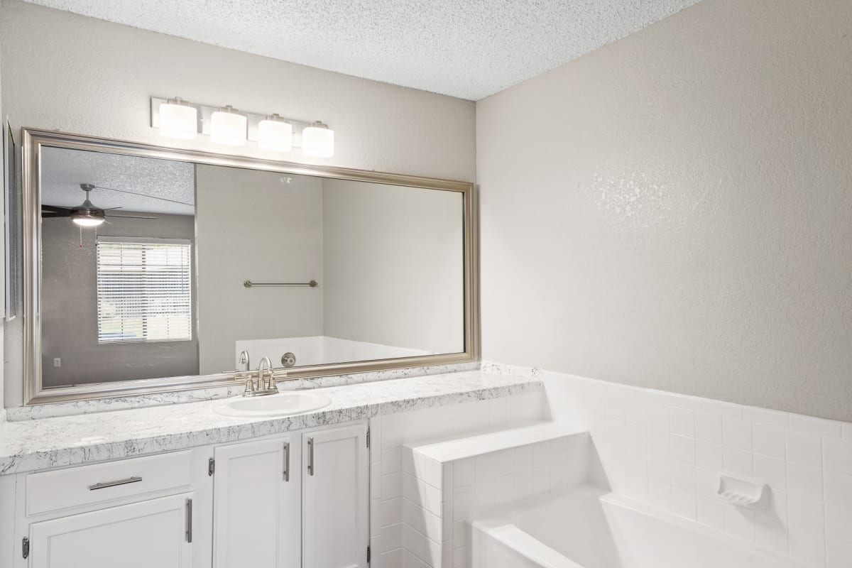 Copper Canyon Apartments Image 11