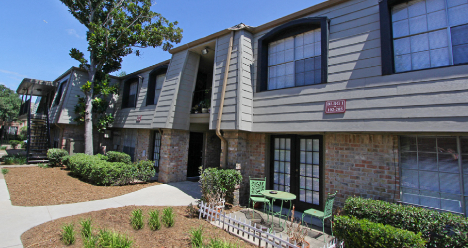 Waters of Winrock Apartments Image 11