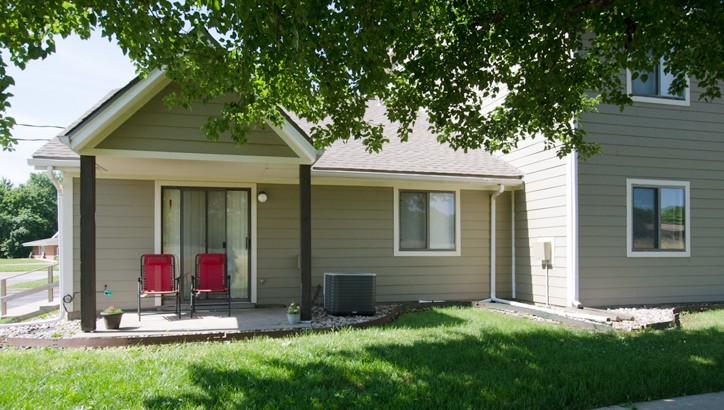 Spring Hill Plaza Apartments Image 3