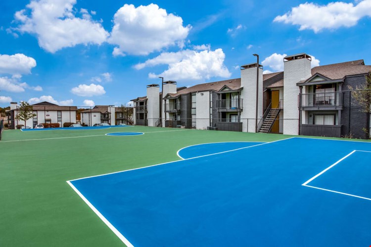 Decker Apartment Homes Image 19