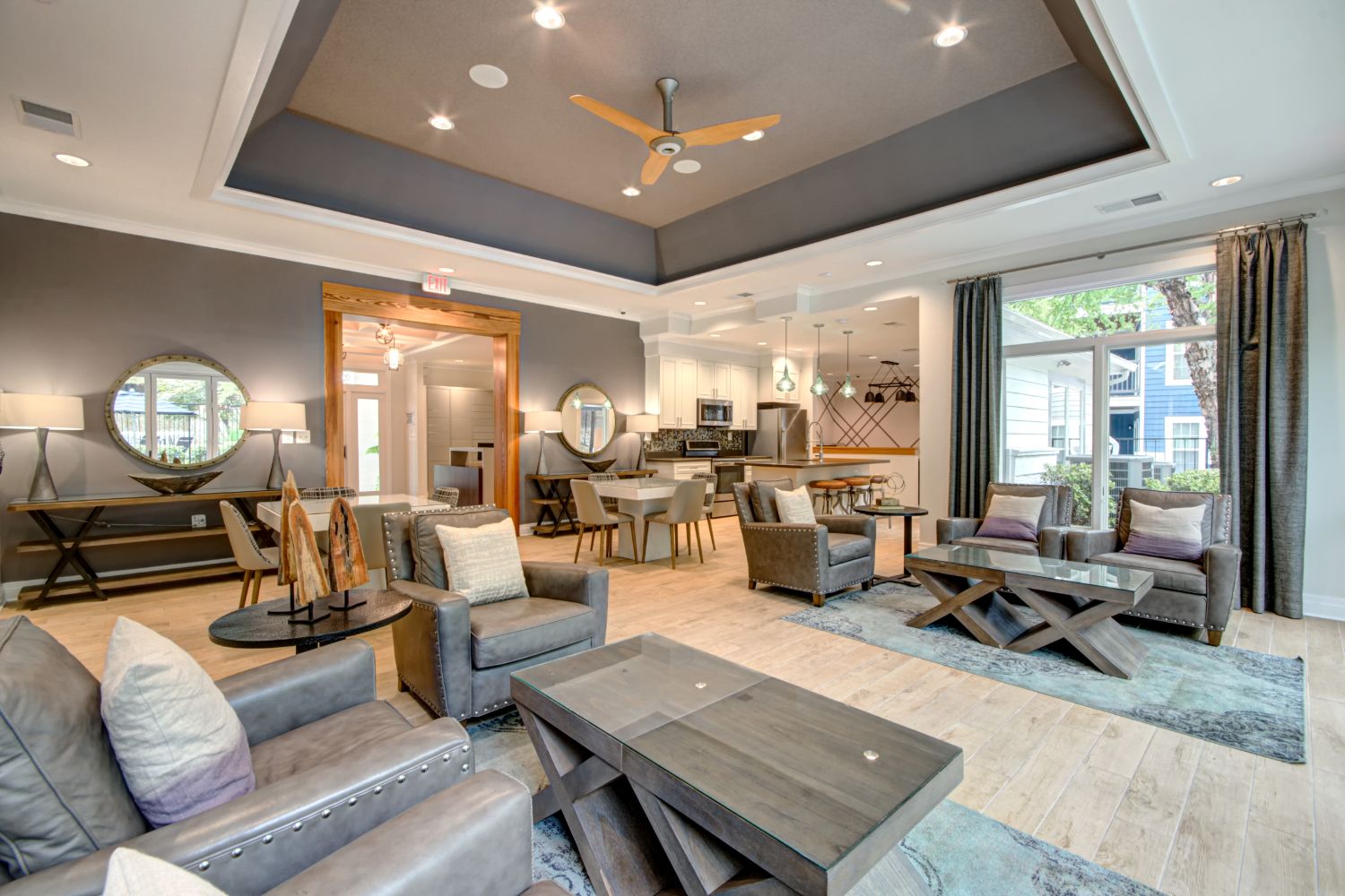 Lakeside Apartments Image 2