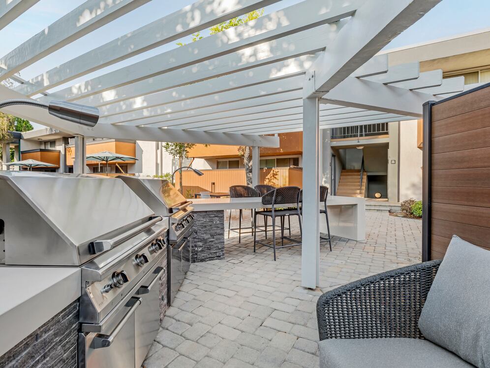 Courtyard with BBQ grills