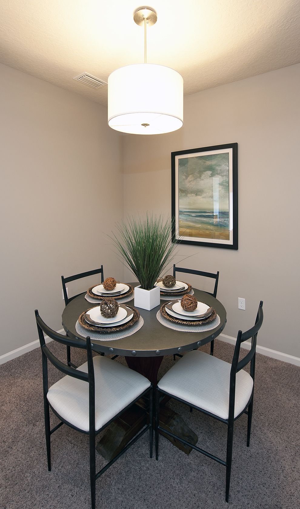 White Palm Apartments Image 6