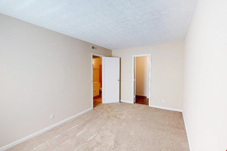 Crown Crossing Apartments Image 31