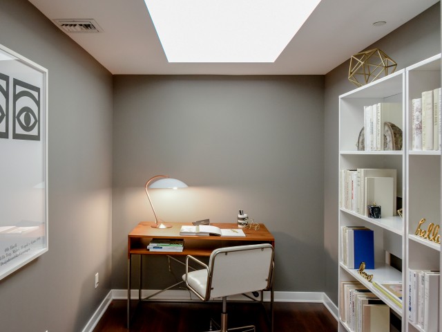 Wilshire Margot Image 15