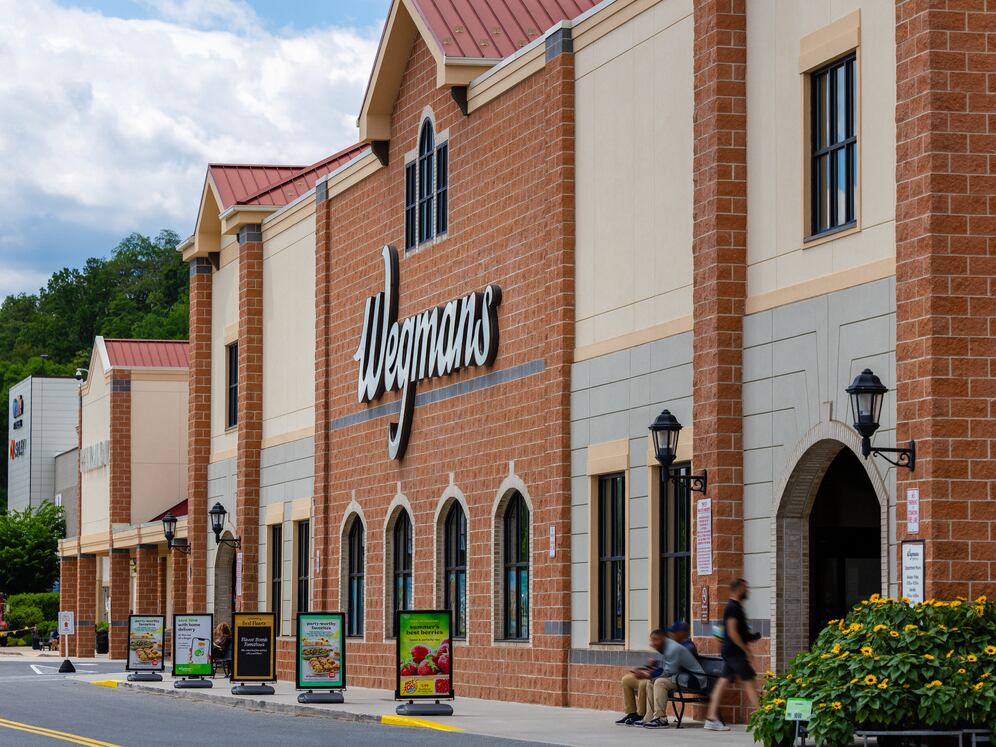 Located in Hunt Valley Towne Centre with Wegmans