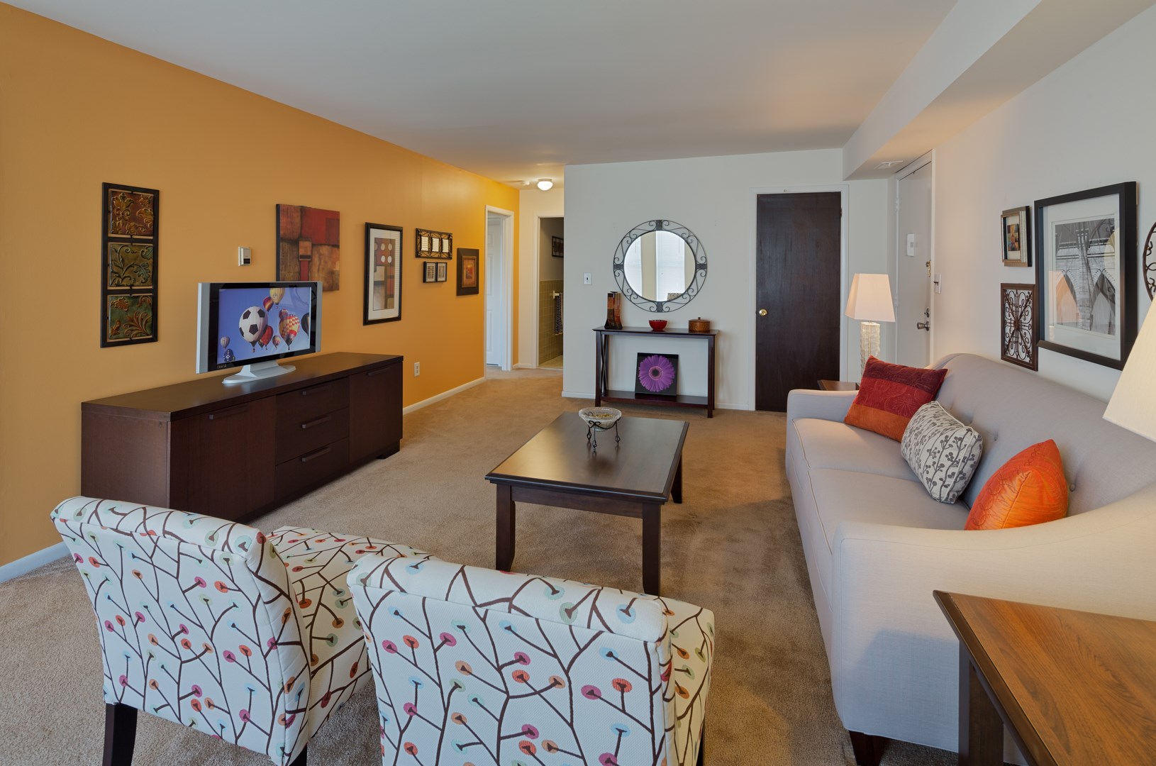 2 bedroom apartment - livingroom