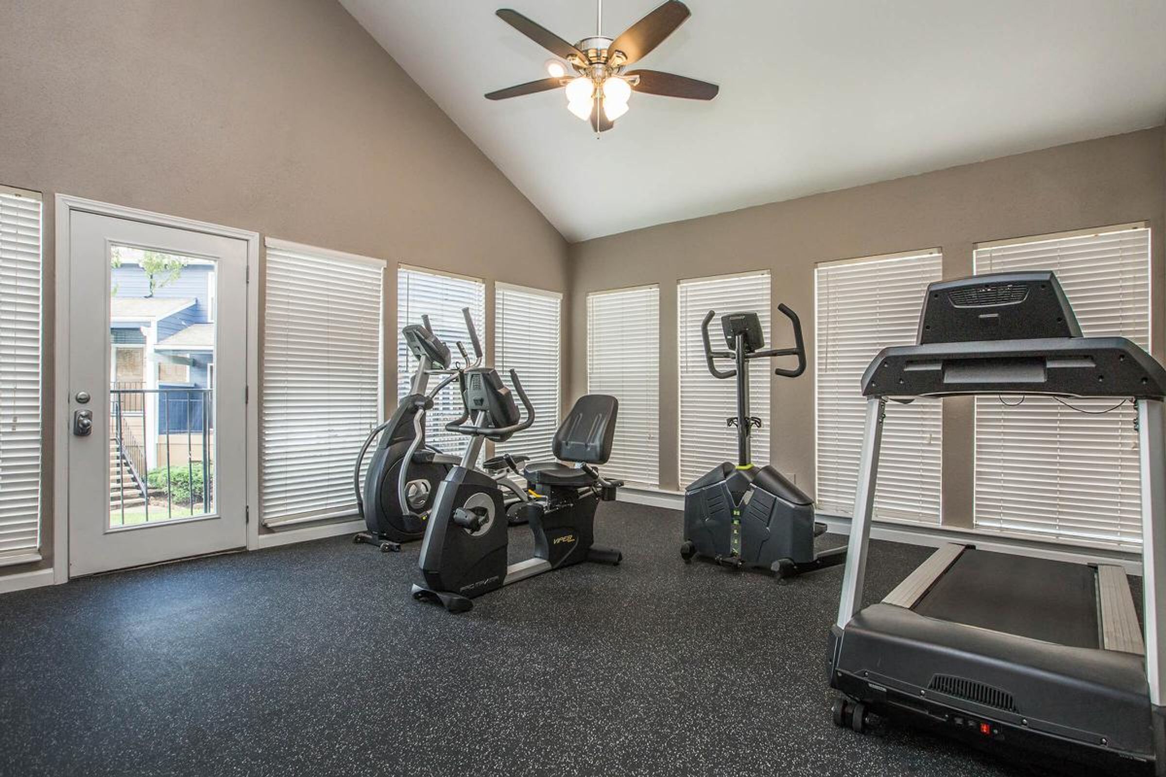 Shor on Clear Lake Image 3