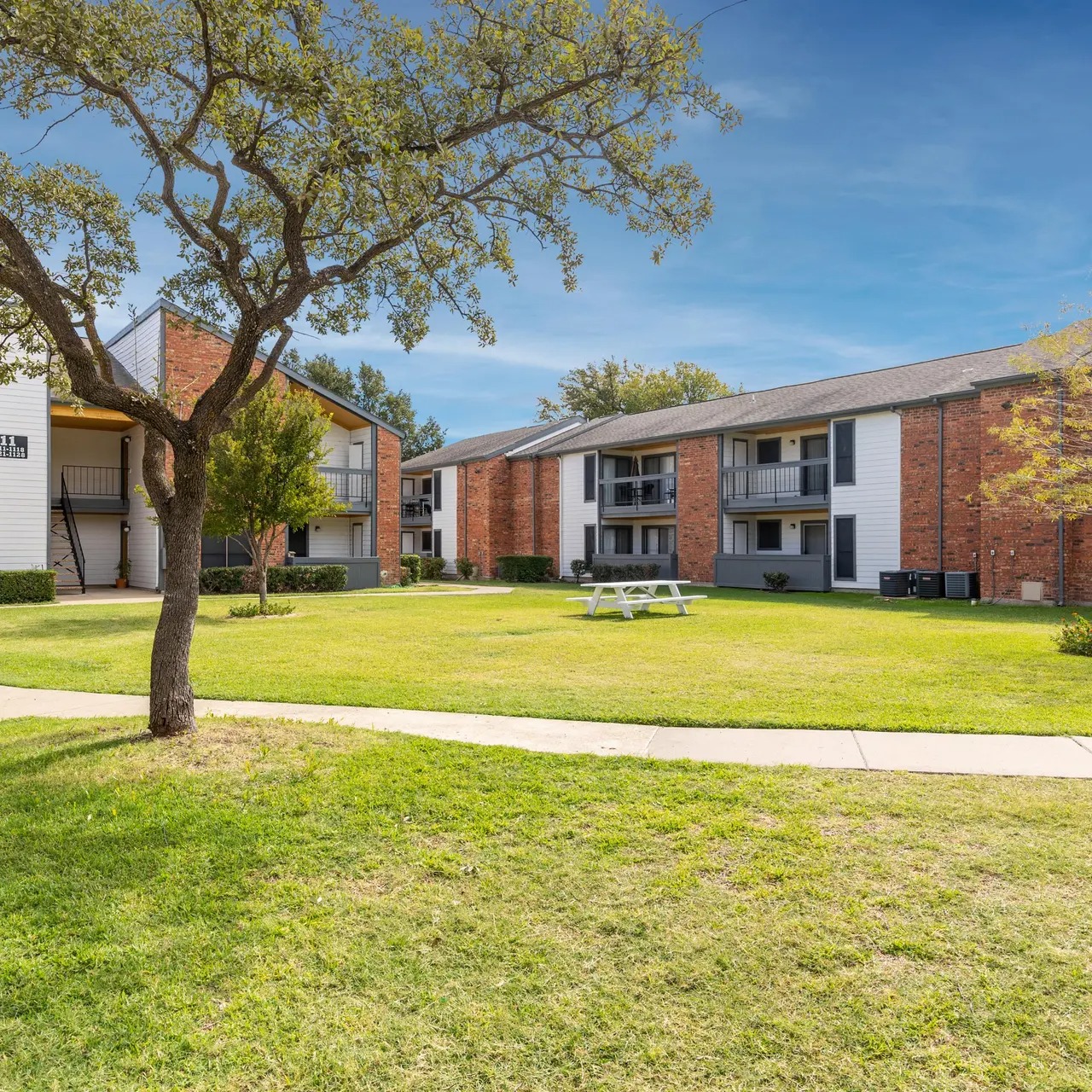 Clayton Pointe Image 2
