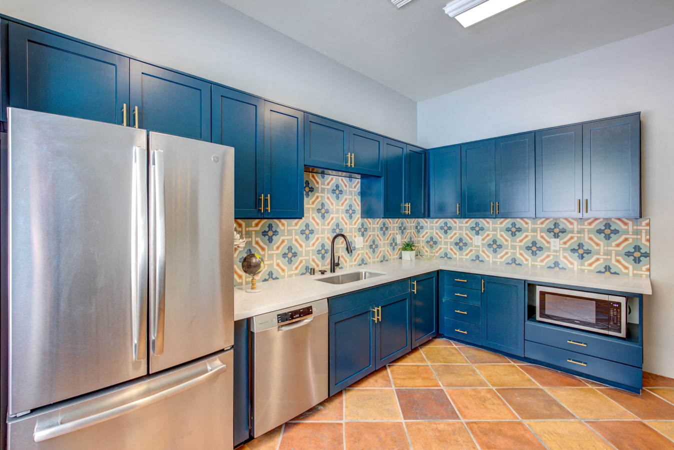 Mountain Gate Image 22