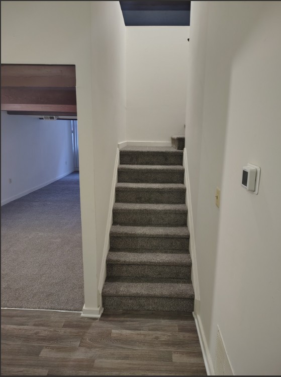 Marlboro Classic Apt & Redwood Square Image 103