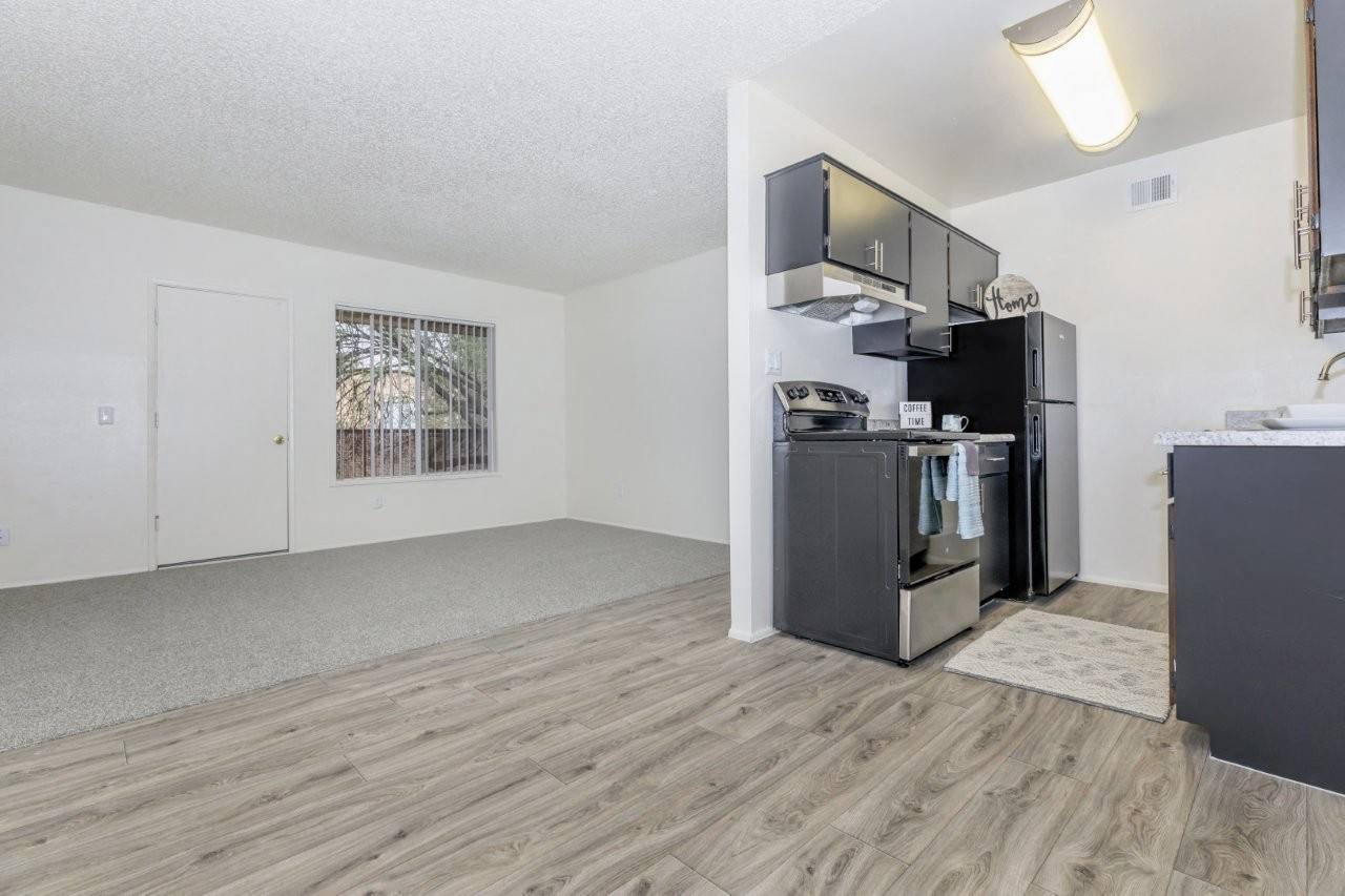 Fox Point Apartments Image 1