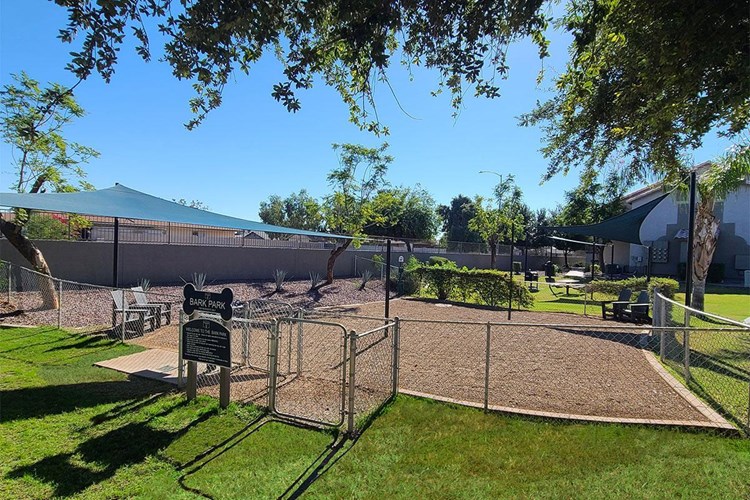 Treat your furry friends. They can run around off leash in our expansive bark park and then you can rinse their paws at our pet spa station. They’ll love calling Exchange on the 8 home too.