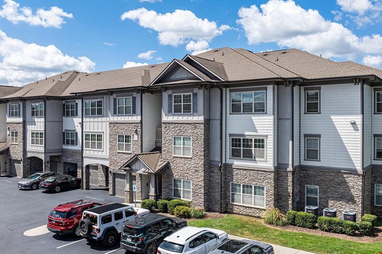 Vintage at Emory Road Apartments Image 29