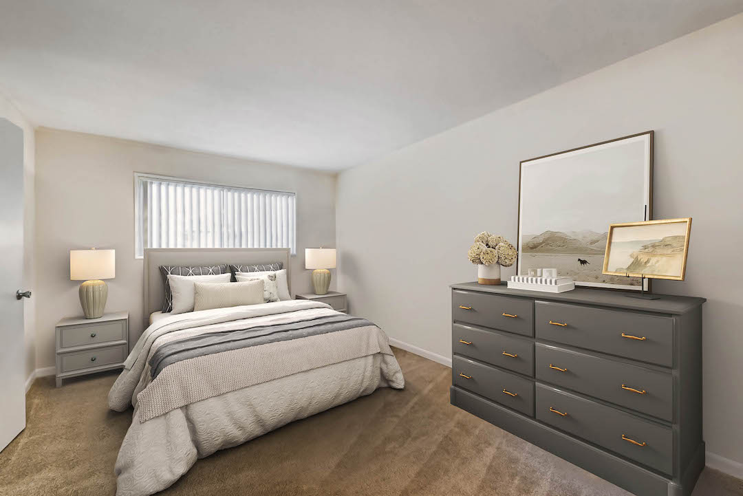 Summit Crest Image 1