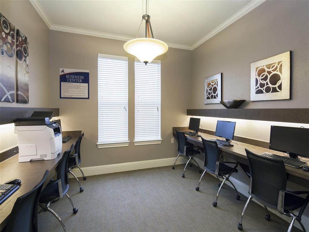 Azure Pointe Image 8