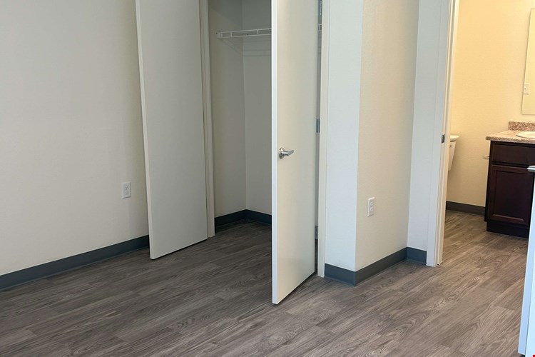 Ceja Vista Senior Apartments Image 11