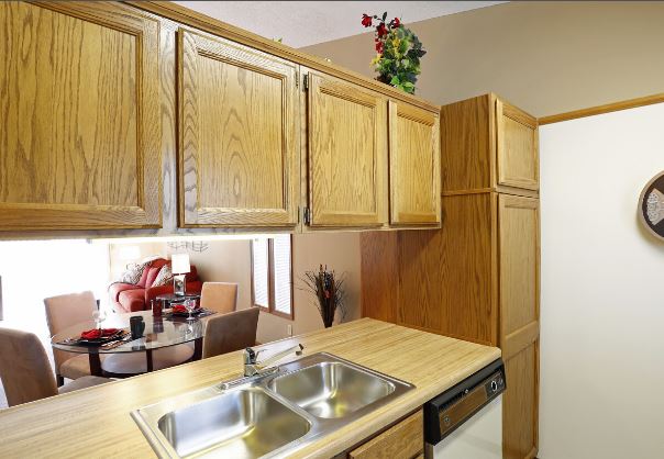 Lake Forest Apartments Image 9