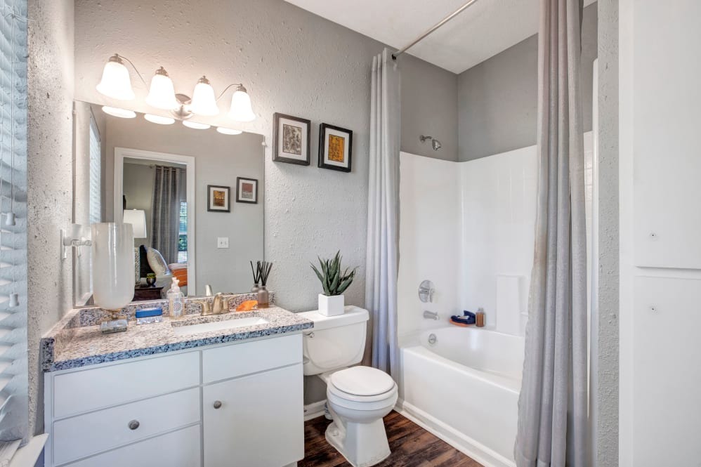 Amber Chase Image 11