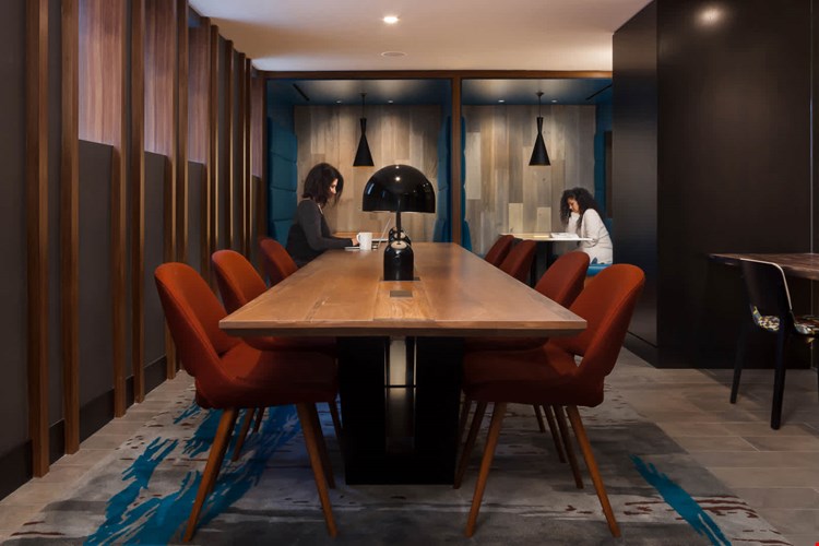 1800 Oak Image 35