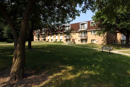 Carriage Creek Apts, Richton Park - (see pics & AVAIL)