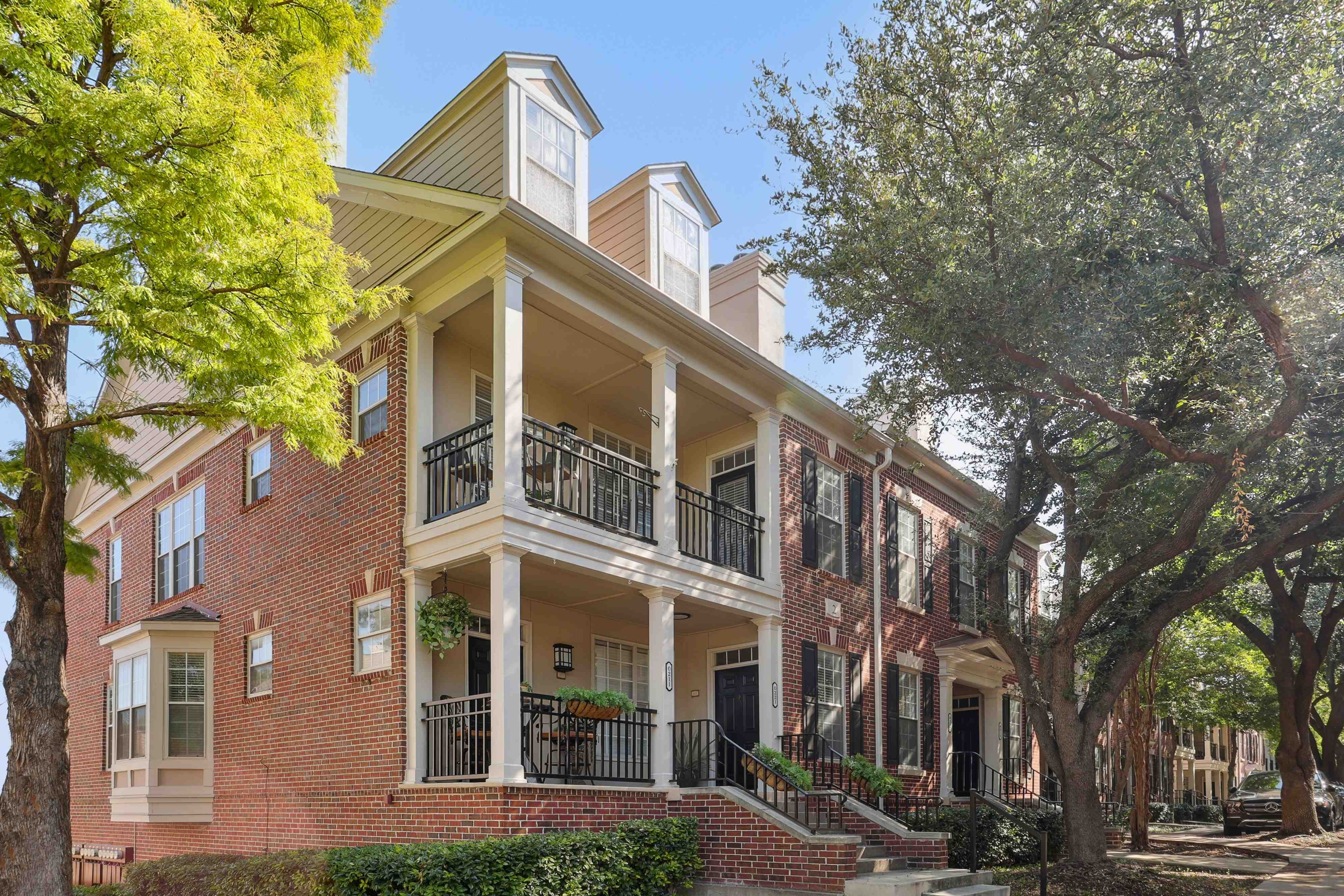 The Caruth Premier Townhome Apartments Image 38