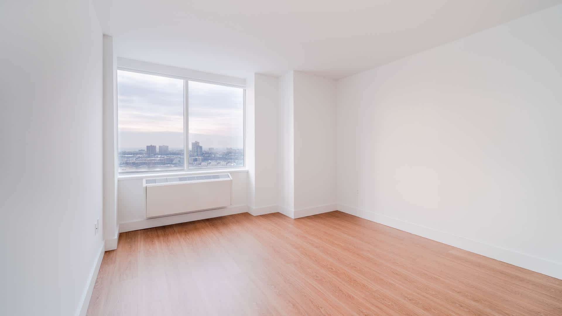 160 Riverside Boulevard Image 15