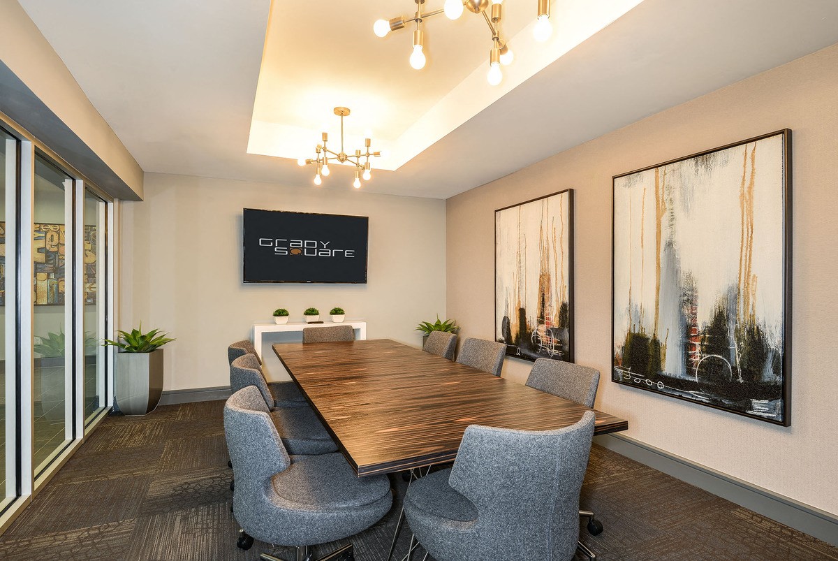 Grady Square Image 39