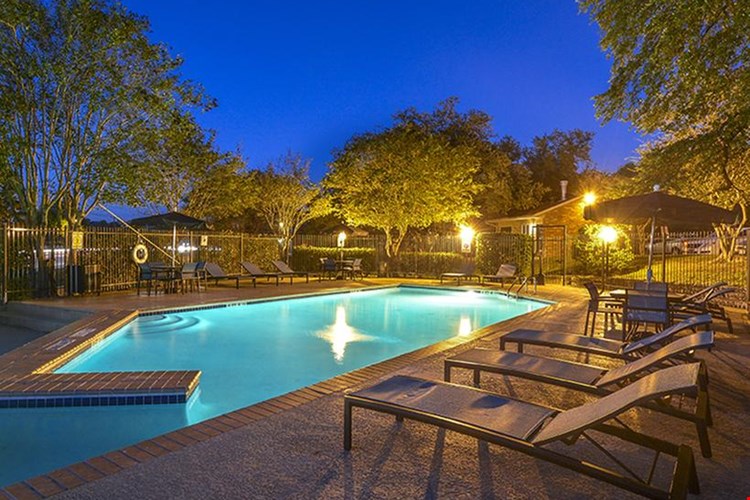 Apartments At Centennial Place Austin