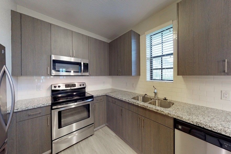 Shalimar at Davie Image 13