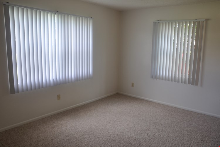 Colonial Square Apartments Image 5