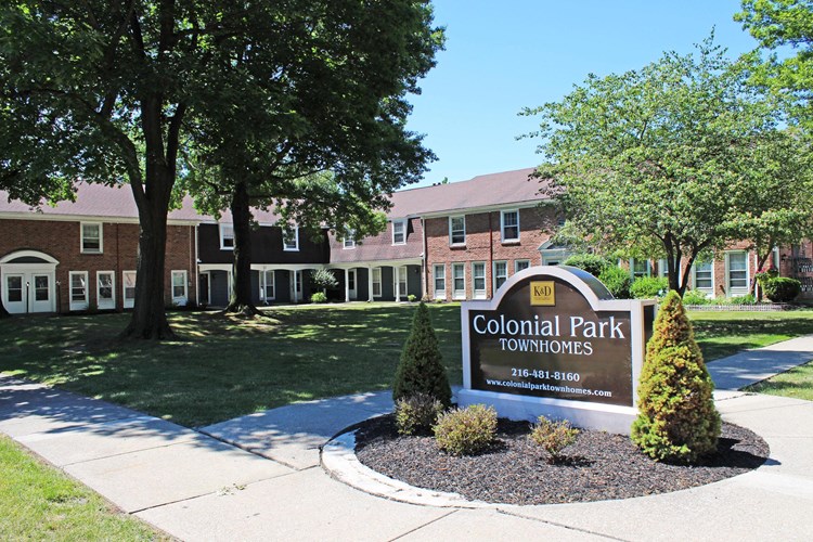 Colonial Park Townhomes Image 1
