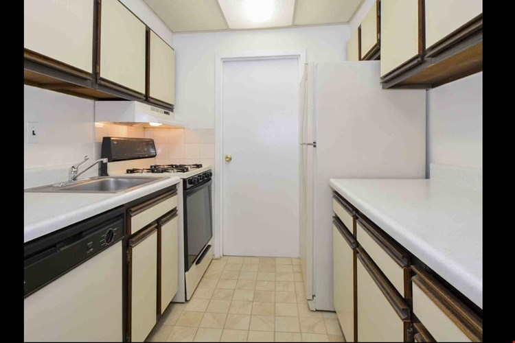 Gladstone Towers Kitchen