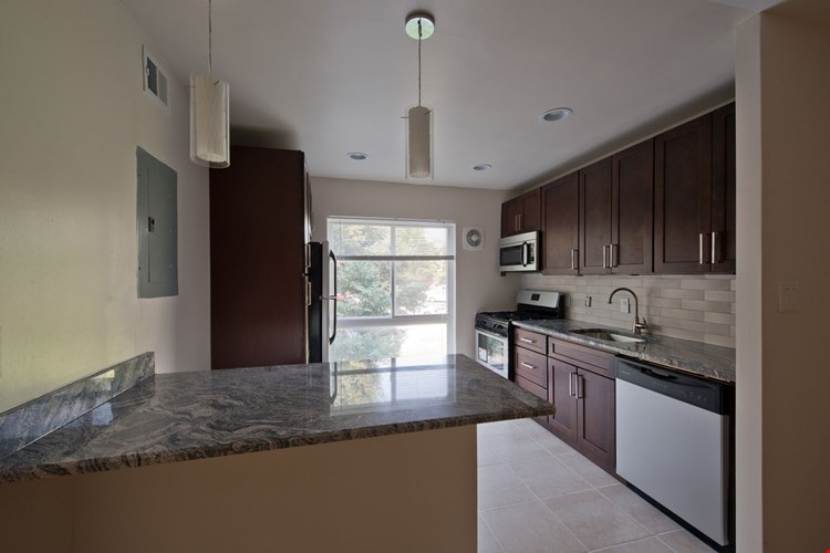 Crystal Woods Image 4