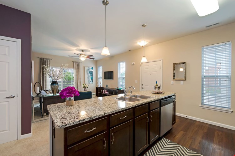 Cumberland Pointe Apartments Image 3