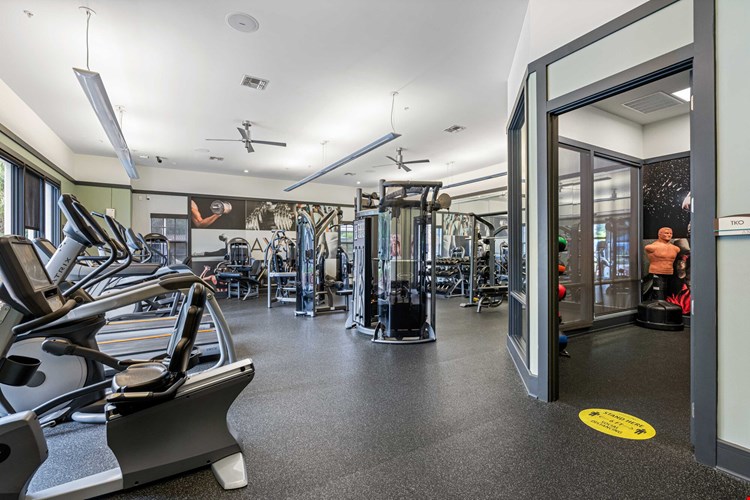 Axis Wellington Green Image 19