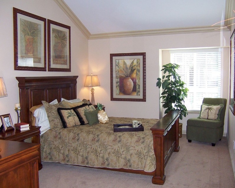 Laurelglen Condominiums Image 8