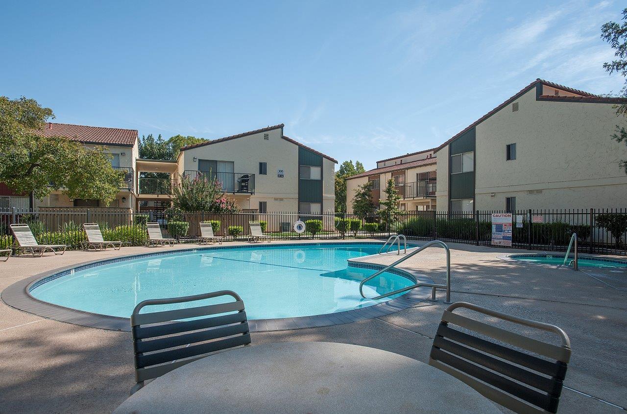 Creekside Gardens Image 13