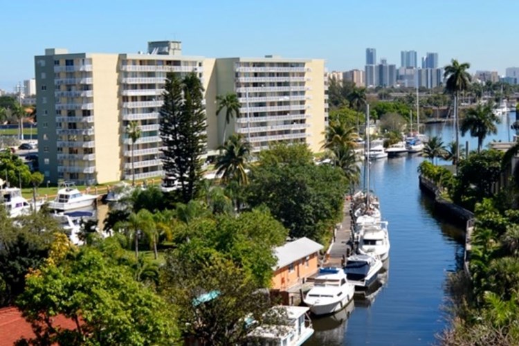 Miami Riverfront Residences Image 1