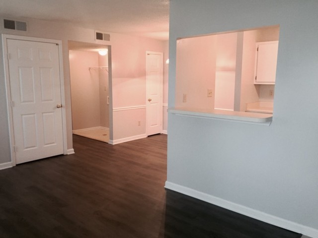 Shelby Grove Apartments Image 5