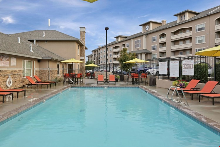 Meadowbrook Station Apartments Image 5