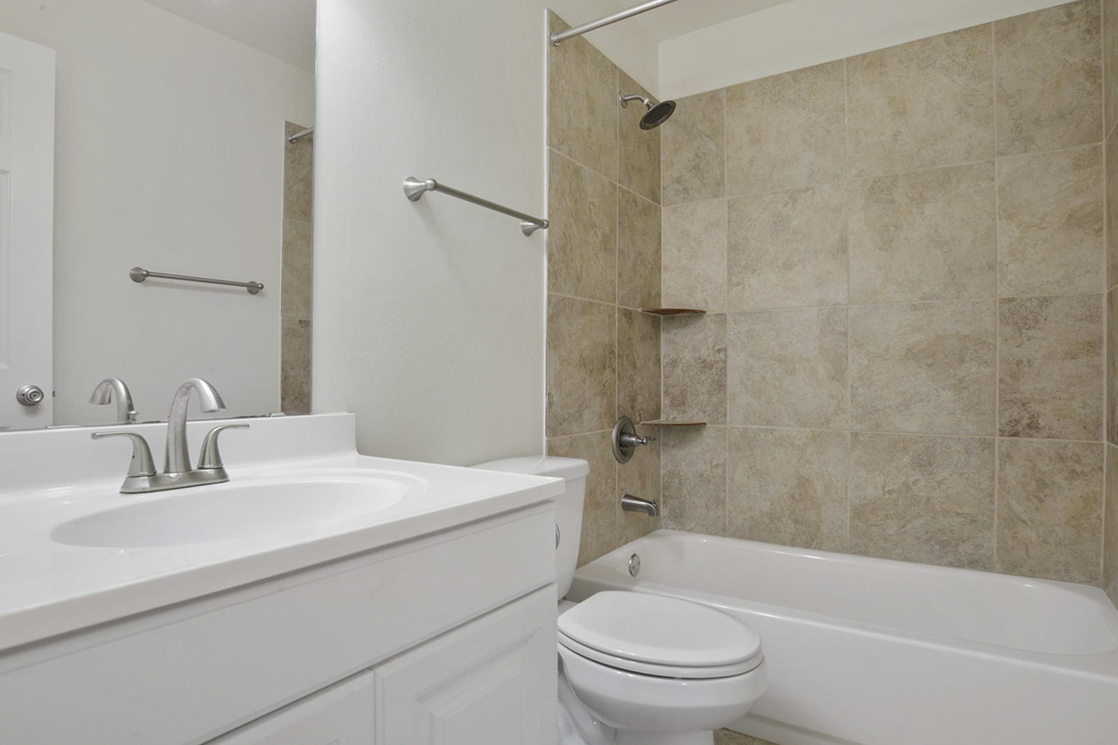 Warwick Apartments Image 19