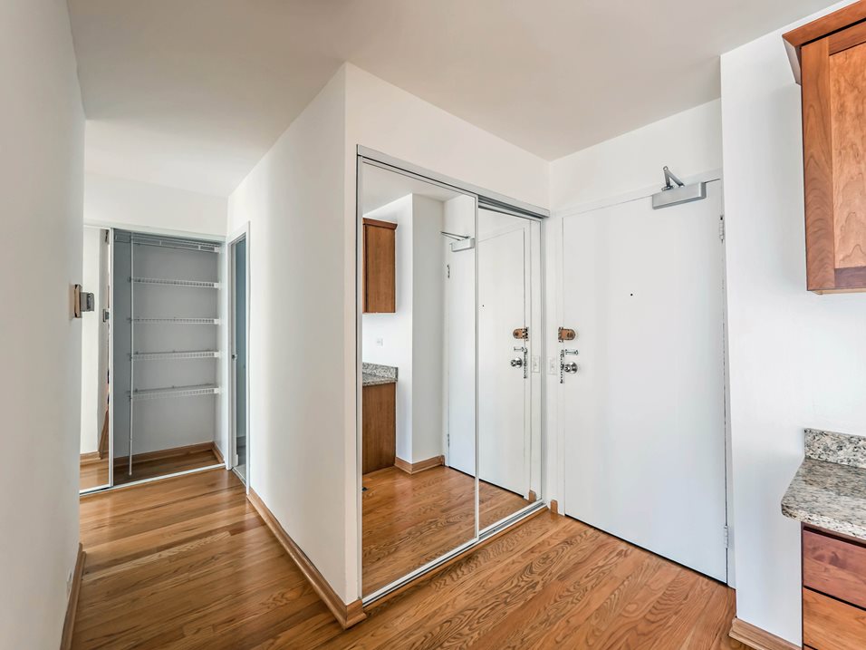 The Van Der Rohe Image 18