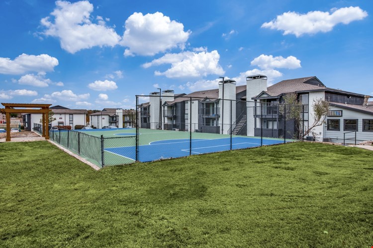 Decker Apartment Homes Image 23