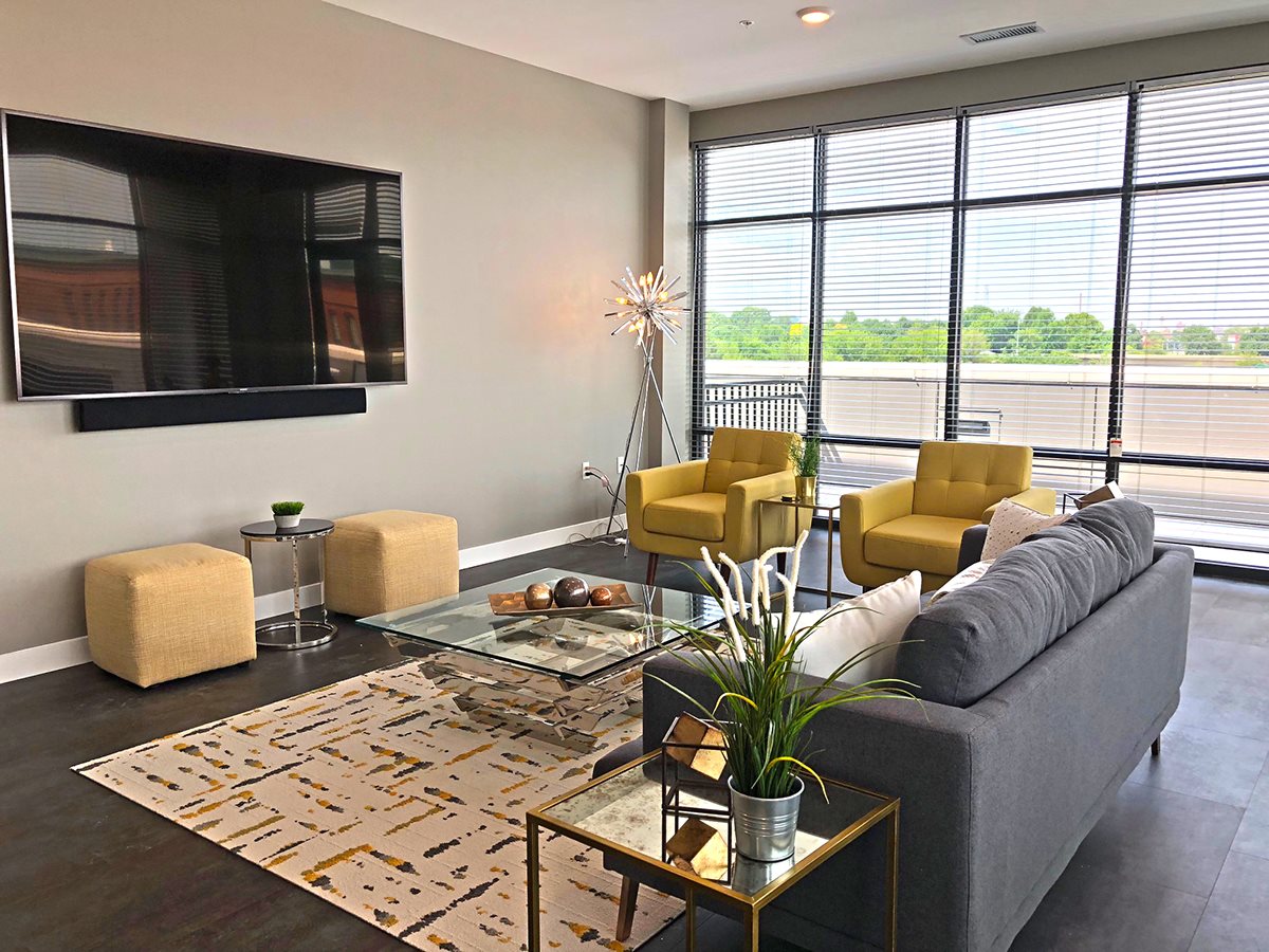 1400 Russell Apartments Image 9