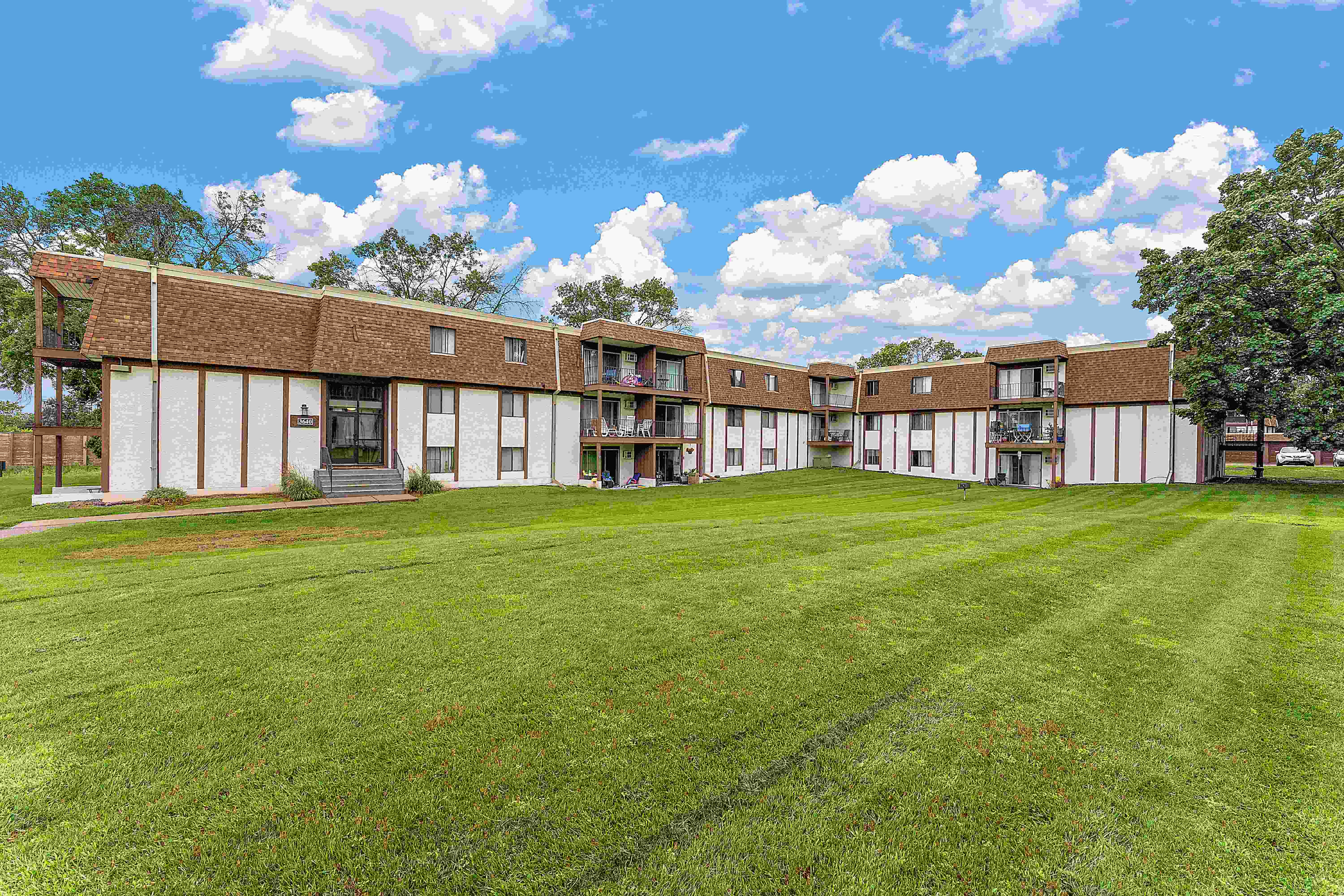 Lancaster Village Apartments Image 37