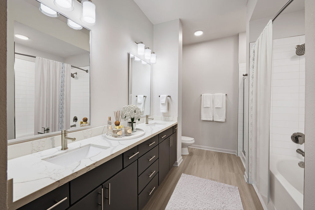 Camden Plaza Image 10