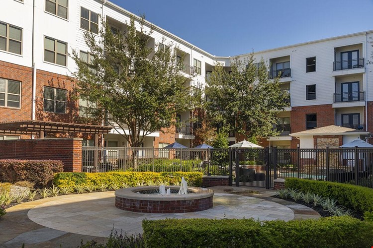 The Richmond at Uptown Image 60