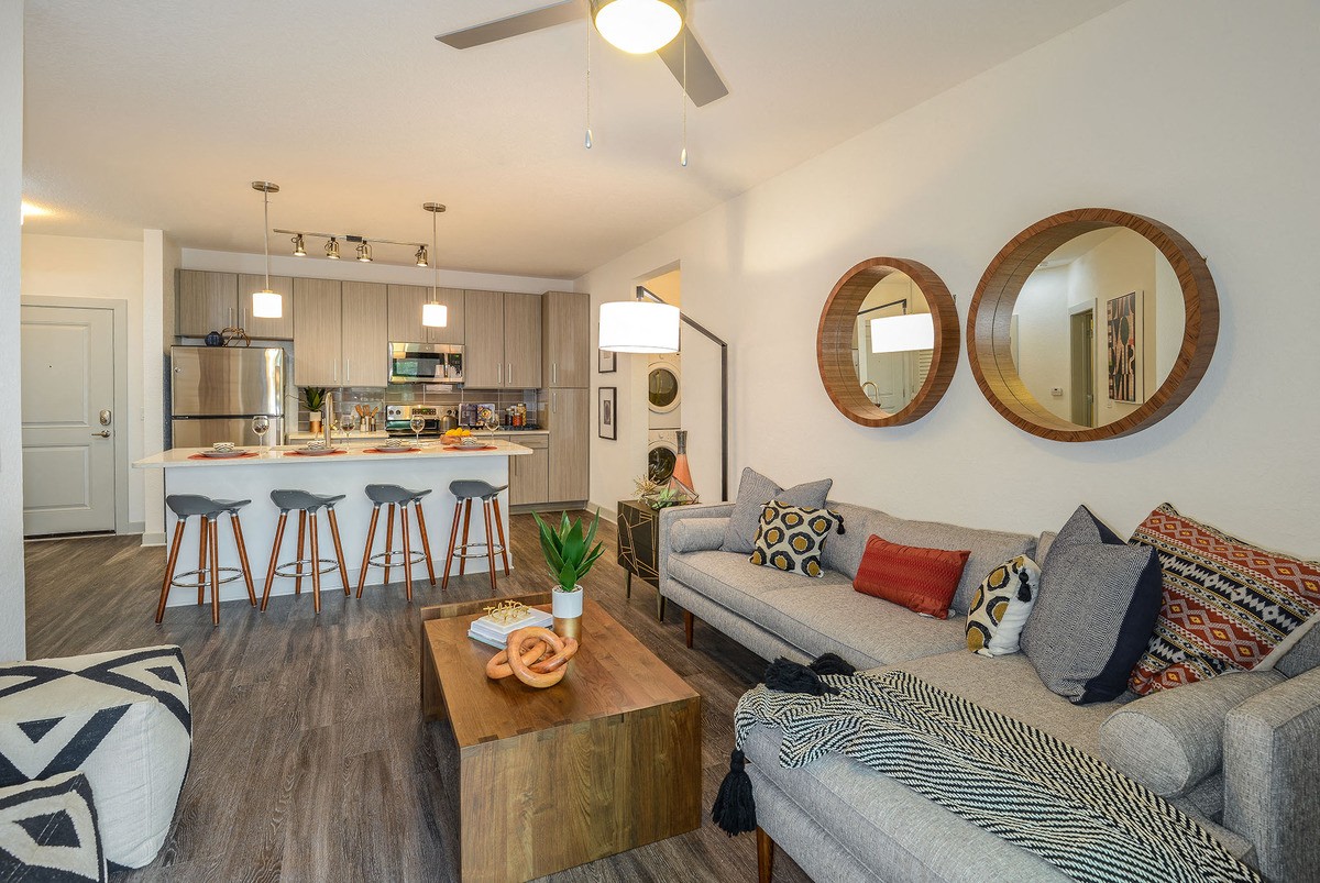 Grady Square Image 4