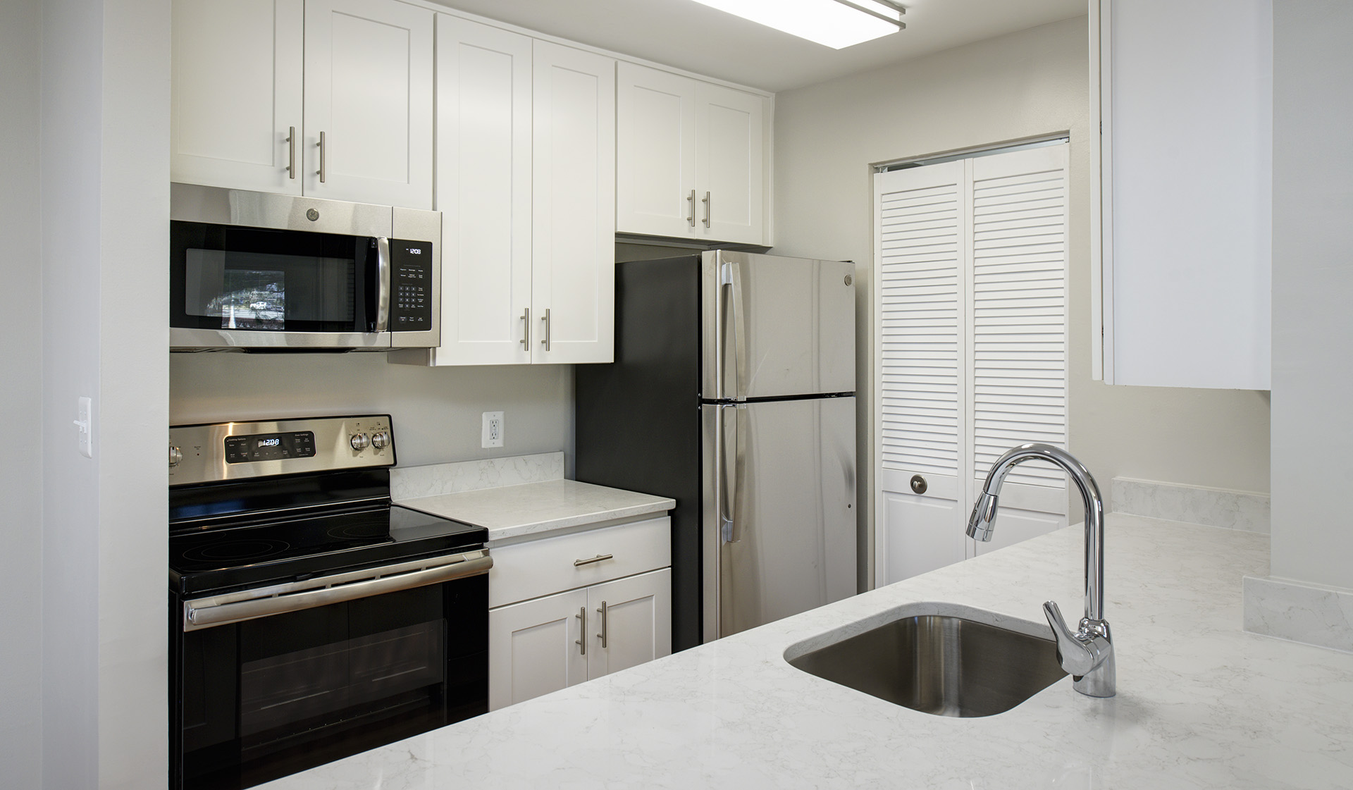 Renovated kitchens with premium finishes are available for upgrade. Ask the leasing team for more details.